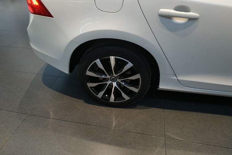 Used Volvo S60 2018 S60L T3 Smart Progress Edition
