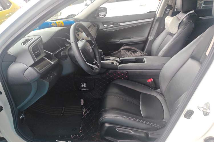Used Honda Civic 2019 220TURBO CVT Dynamic Edition China VI Left Front Seat