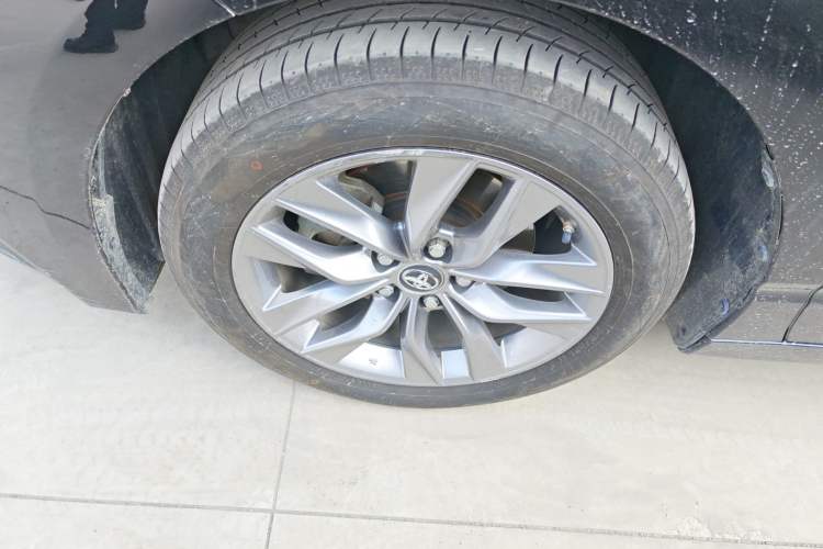 Used Toyota Avalon 2019 2.0L Ambition Edition China VI Left Front Wheel Hub