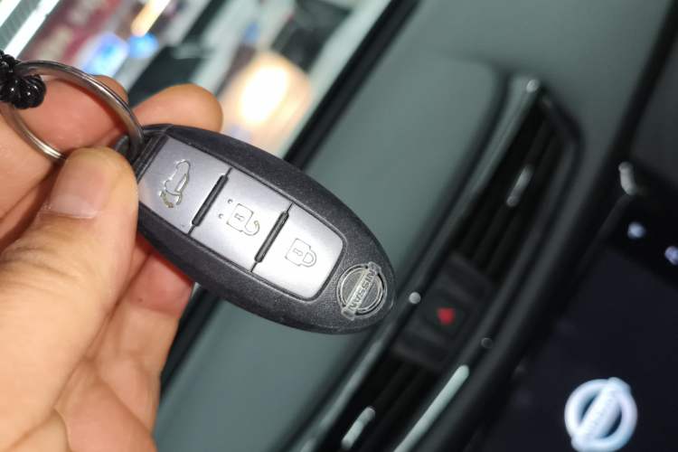 Used Nissan X-Trail 2019 2.5L CVT Smart Connect Luxury Edition 4WD
