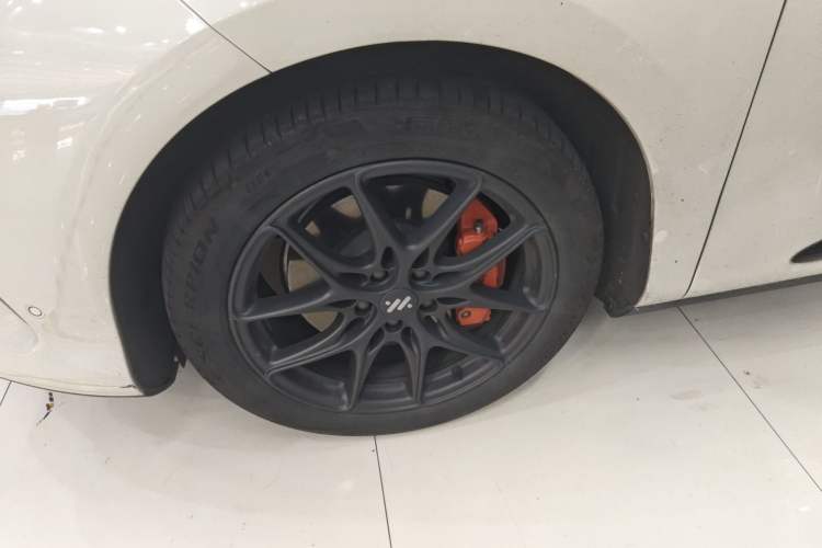 Used IM LS6 2023 Max Extended-Range Version Left Front Wheel Hub