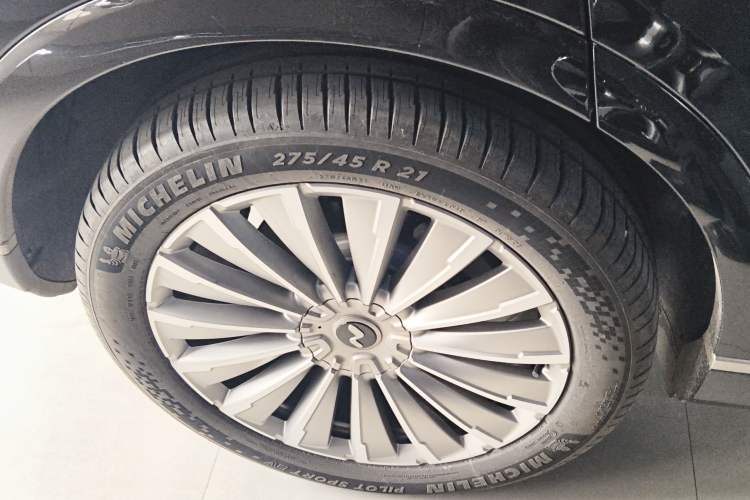 Used ONVO Luxeed L90 2025 Model—Ultra Six-Seater Version