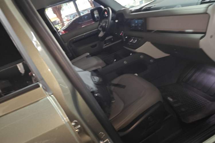 Used Land Rover Defender 2020 110 P400 HSE
