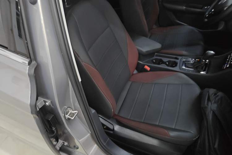 Used Volkswagen Bora 2020 1.5L Automatic Elite Version Right Front Seat