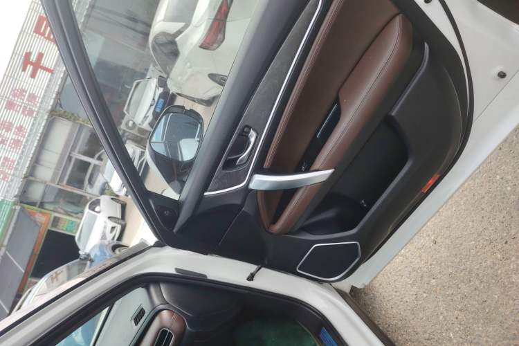 Used Honda UR-V 2023 370TURBO Two-Wheel-Drive Luxury Edition
