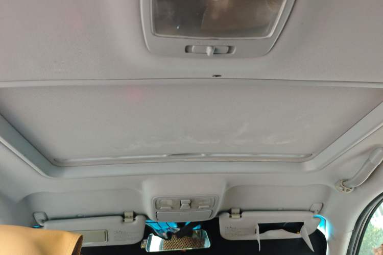 Used Kia Sportage 2011 2.0L Automatic Two-Wheel Drive GLS Headliner