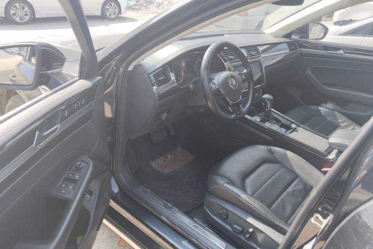 Used Volkswagen Phideon 2018 Revised Version 380TSI Two-Wheel Drive Business Edition
