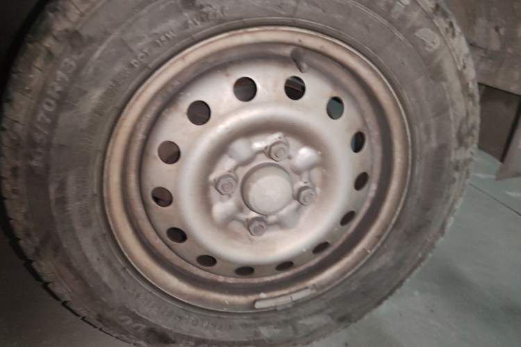 Used Wuling Zhiguang 2015 1.2L Practical LS-I Model Right Front Wheel Hub