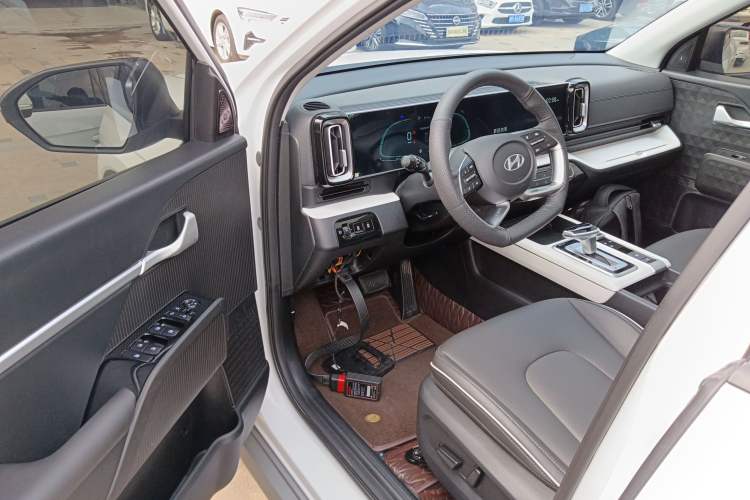 Used Hyundai ix35 2023 Musso 2.0L Deluxe Edition DLX
