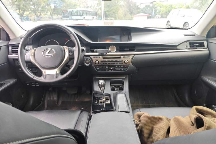 Used Lexus ES 2013 250 Elite Edition
