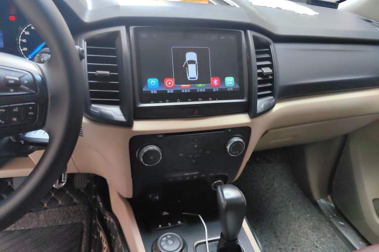 Used Ford Everest 2016 2.0T Gasoline Automatic 4x4 Elite Edition Audio And AC Panel