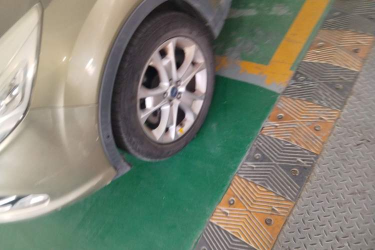 Used Ford Kuga 2013 2.0L GTDi Four-Wheel-Drive Sport Model