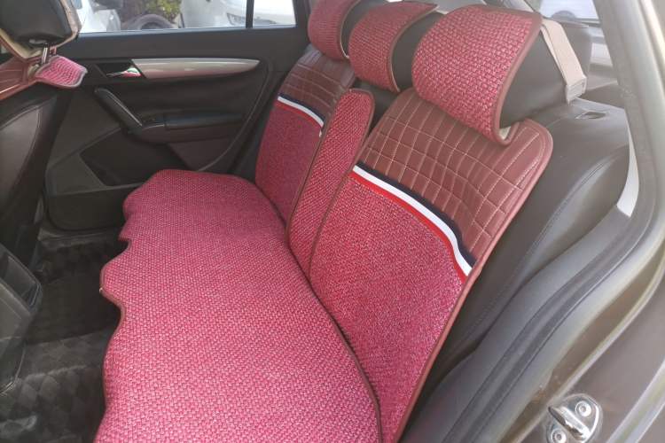 Used Volkswagen Gran Lavida 2013 1.6L Automatic Fashion Model Left Rear Seat