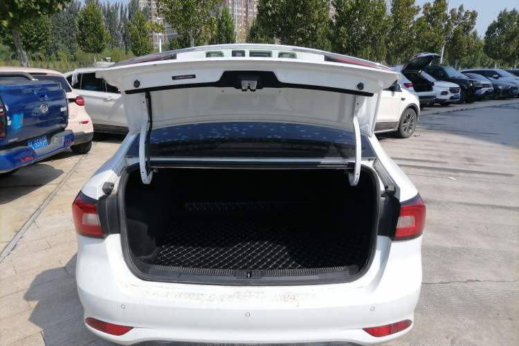 Used Roewe i5 2019 1.5L Manual 4G Connect Leehao Flagship Edition