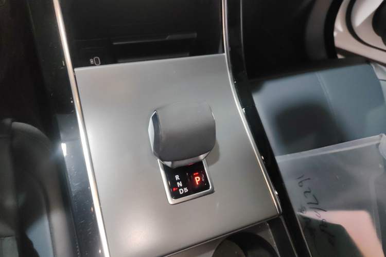 Used Land Rover Range Velar 2025 Dynamic SE
