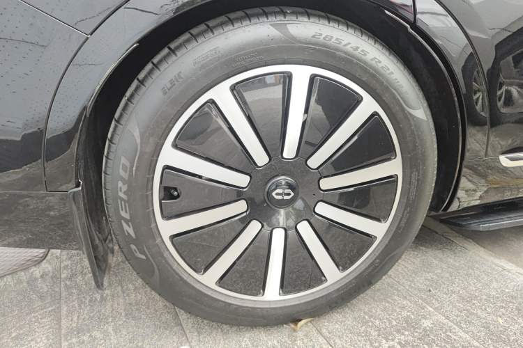 Used Hima AITO M9 2025 Extended-Range Max Version 52 kWh 6-Seater Edition Exterior 5