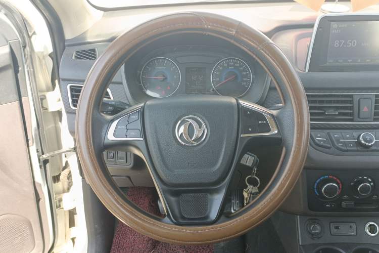 Used Dongfeng Fengon 330 2016 1.5L Manual Enjoyment Model DK15 Steering Wheel