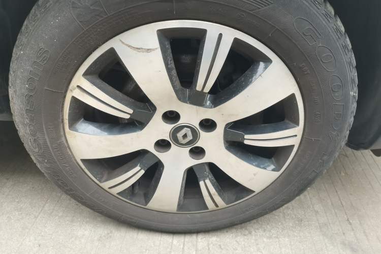 Used Renault Captur 2015 1.2T Automatic Standard Edition