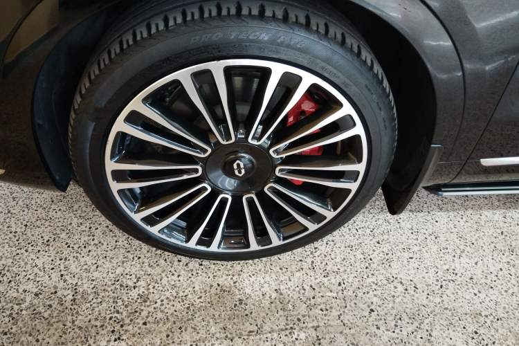 Used Hima AITO M9 2024 Range-Extended Ultra Version 42 kWh 6-Seater Model Left Front Wheel Hub