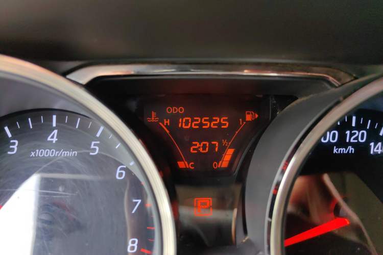 Used Nissan Livina 2013 Jinrui 1.6XL CVT Comfort Edition Odometer Close Up