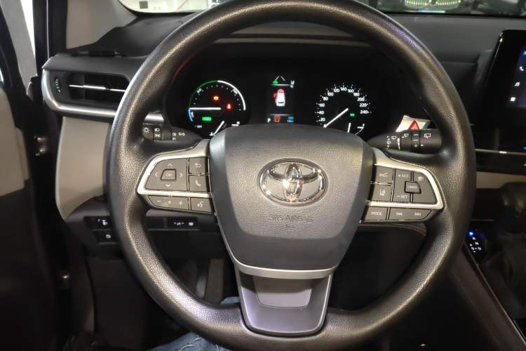 Used Toyota Granvia 2024 2.5L Hybrid Comfort Edition