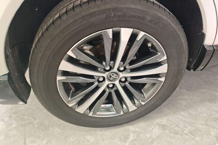 Used Toyota Venza 2023 2.0L CVT Two-Wheel Drive Luxury Edition