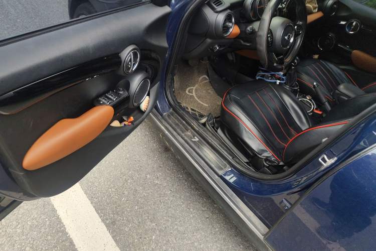 Used MINI 2016 1.5T COOPER SEVEN Five-Door Edition Driver Seat