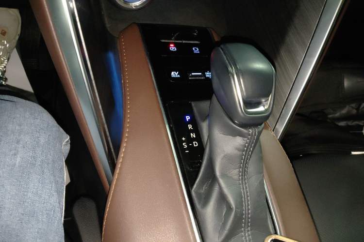 Used Toyota Harrier 2022 Dual-Engine 2.5L CVT Four-Wheel Drive Luxury Edition