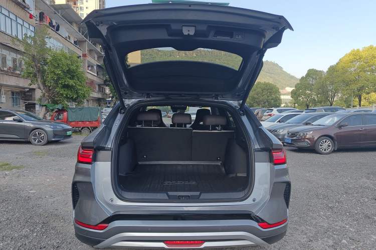 Used BYD Song PLUS New Energy 2024 Honor Edition EV 520km Premium Model
