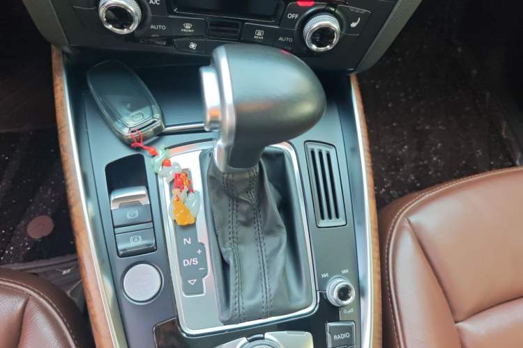 Used Audi Q5 2015 40 TFSI Comfort Model
