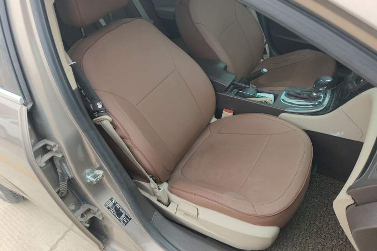 Used Buick Regal 2014 2.0L Leading Fashion Edition Right Front Seat