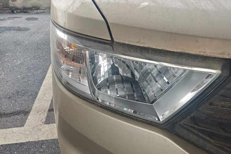 Used Wuling Hongguang V 2019 1.5L Base Version China VI LAR
