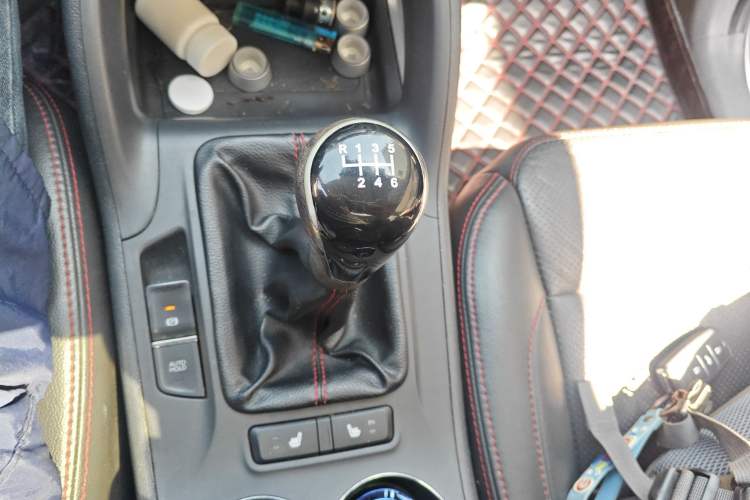Used CHANGAN CS75 2014 2.0L Manual Leading Version China IV Standard
