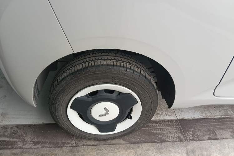 Used Wuling Hongguang MINIEV 2024 3rd Generation 215km Youth Edition Right Rear Wheel Hub