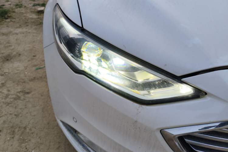 Used Ford Mondeo 2017 EcoBoost 180 Luxury Model Right Front Headlight