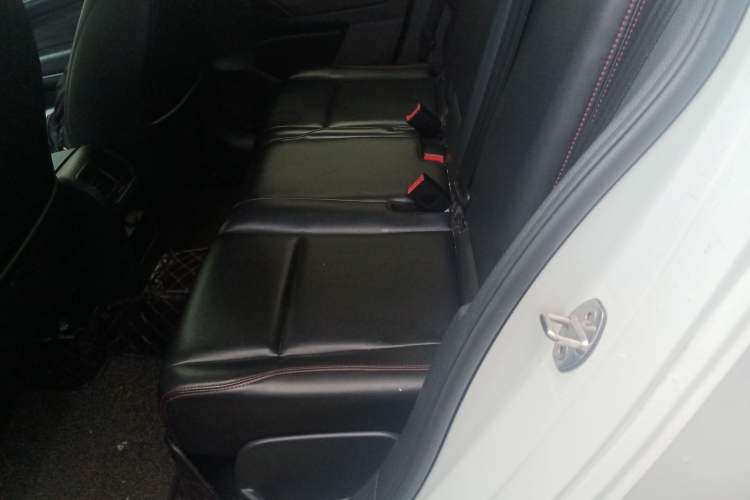 Used Volkswagen Golf Sportsvan 2019 1.6L Automatic Pure Model China V Standard Left Rear Seat