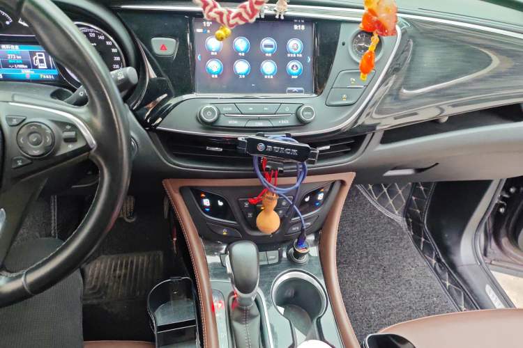 Used Buick Envision 2018 28T Four-Wheel Drive Elite Version Audio And AC Panel