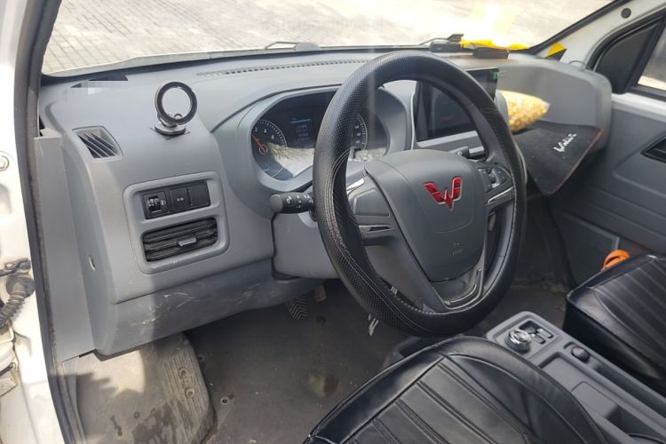 Used Wuling Yangguang 2024 300km Comfort Version with Sealed Windows 60kW
