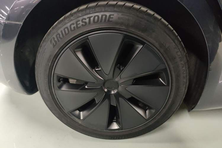 Used Tesla Model 3 2023 Long-Range All-Wheel-Drive Version