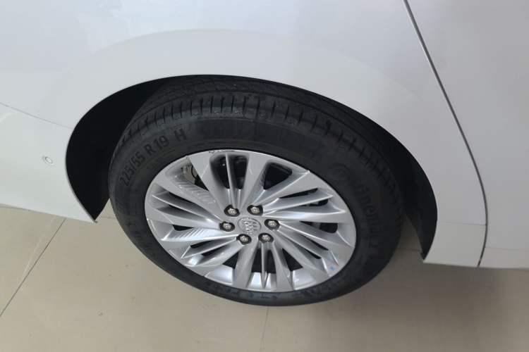 Used Buick Century 2025 2.0T Six-Seater YinShi Edition
