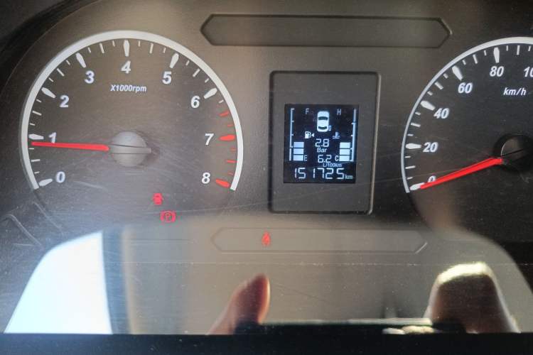 Used FORTHING Lingzhi 2022 M5L 1.6L Utility Model 7 Seats Odometer Close Up