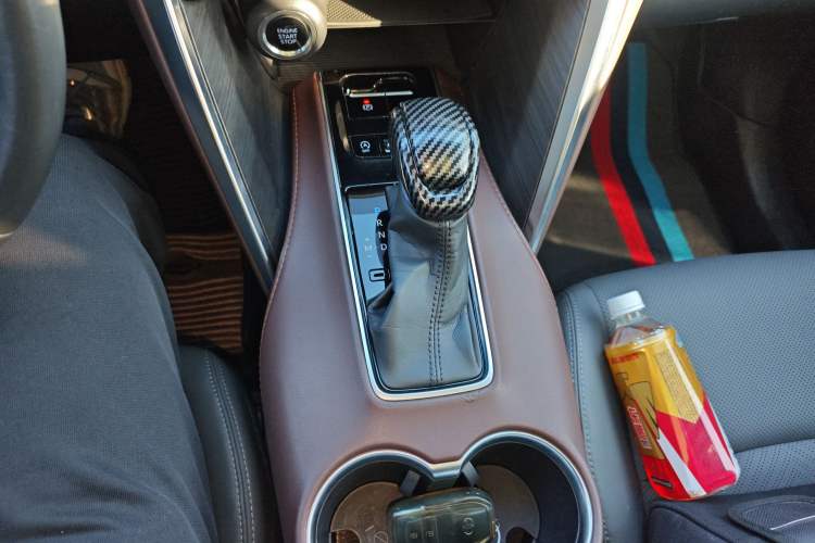 Used Toyota Harrier 2022 2.0L CVT Two-Wheel Drive Deluxe Edition