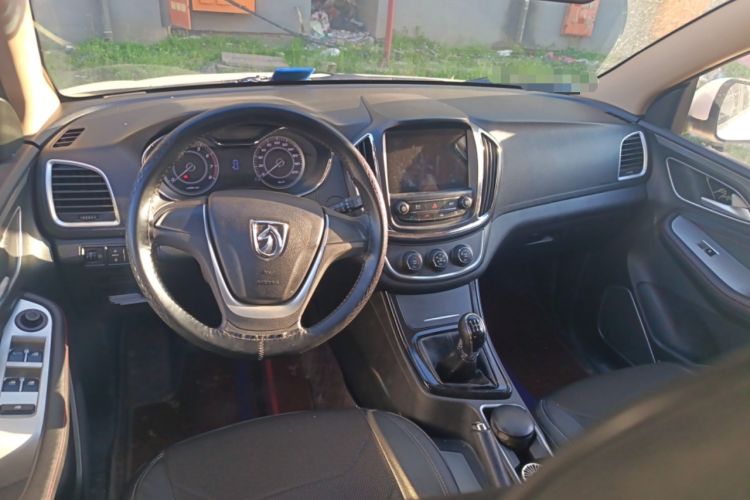 Used Baojun 560 2015 1.8L manual Comfort trim level
