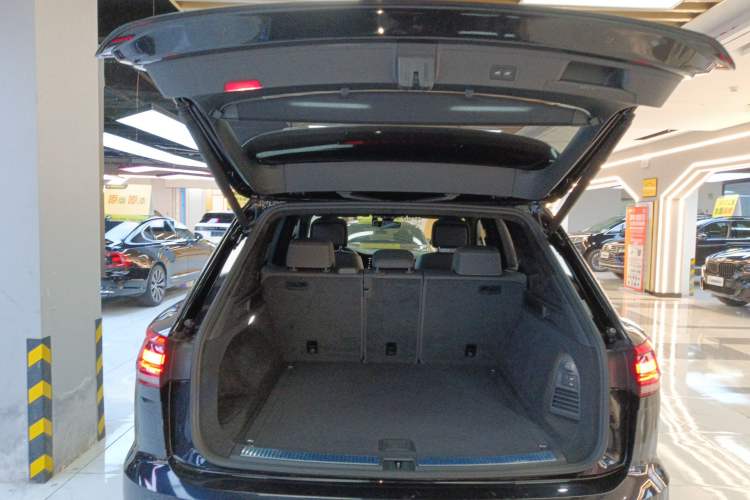 Used Volkswagen Touareg 2020 3.0 TSI Luxury Edition China VI