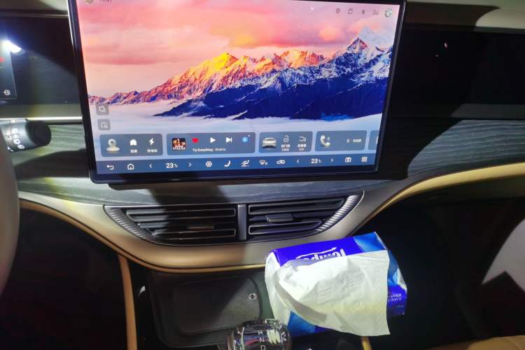 Used Denza D9 2022 DM-i 970 Four-Wheel Drive Flagship Model
