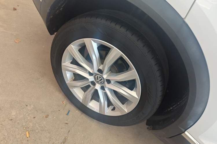 Used Volkswagen T-ROC 2020 230TSI DSG Two-Wheel Drive Advanced Version Right Rear Wheel Hub