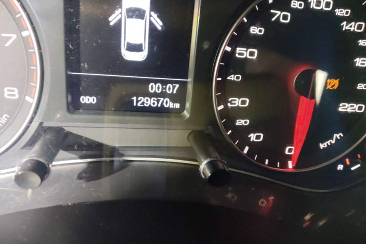 Used Zotye Z700 2016 1.8T Manual Elegant Model
