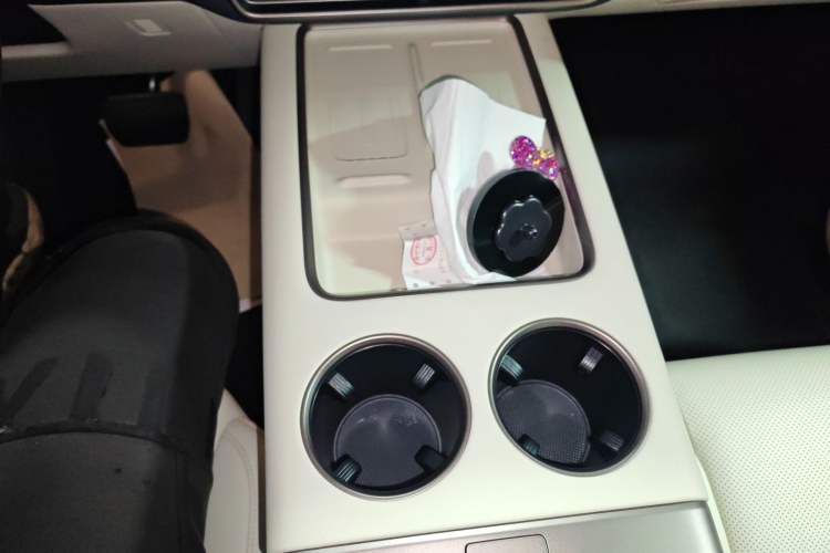 Used Li Auto MEGA 2025 Home Family Special Edition
