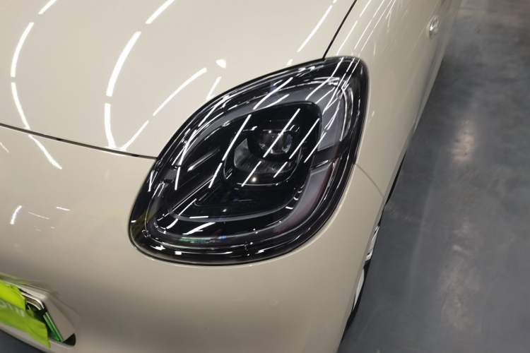 Used Wuling Hongguang MINIEV 2025 Four-Door Version Advanced Edition Left Front Headlight