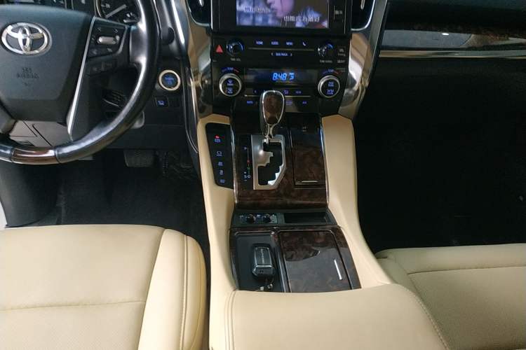 Used Toyota Alphard 2019 Dual-Engine 2.5L Luxury Edition